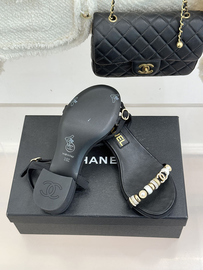 最高級シャネルスーパーコピー CHANEL ラインストーンロゴヒール サンダル 靴 スウェード ブラック 2631085 レディース シャネル 靴 - 画像 (3)