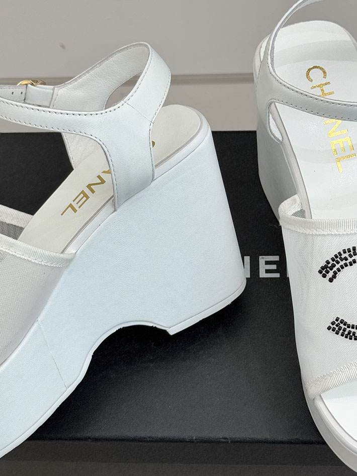 最高級シャネルスーパーコピー CHANEL CCロゴ サンダル 厚底 レディース ココマーク 靴 ホワイト 2631096 厚底サンダル 人気ブランド - 画像 (5)