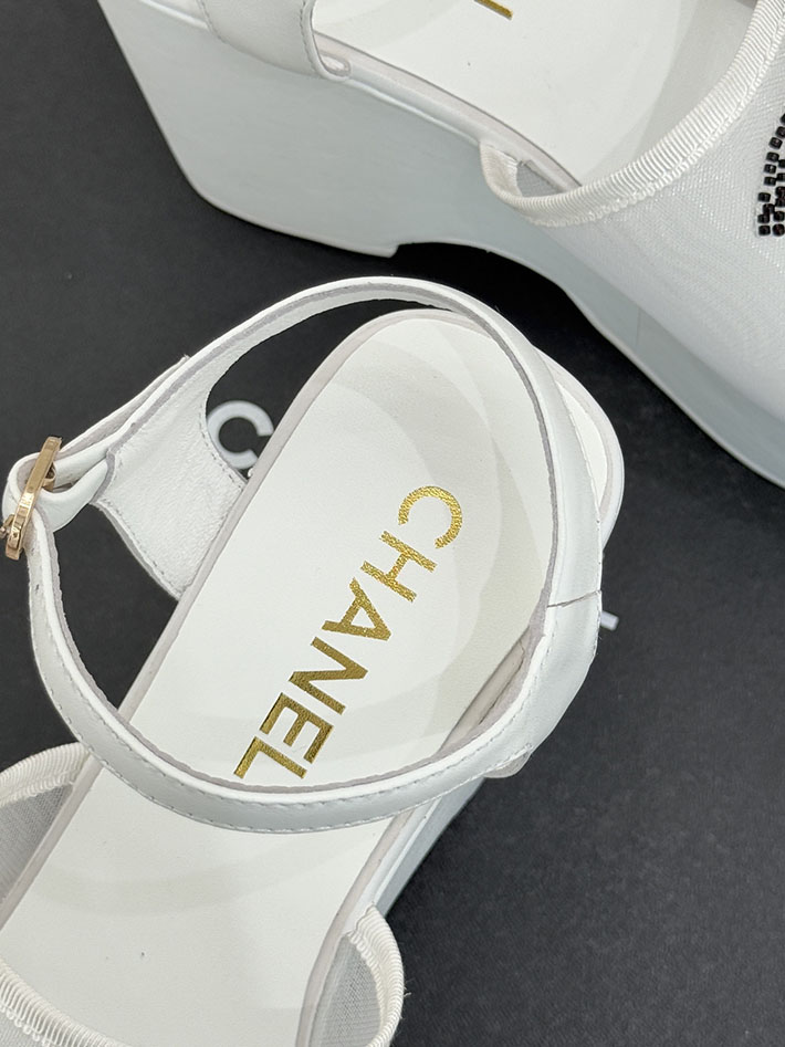 最高級シャネルスーパーコピー CHANEL CCロゴ サンダル 厚底 レディース ココマーク 靴 ホワイト 2631096 厚底サンダル 人気ブランド - 画像 (3)