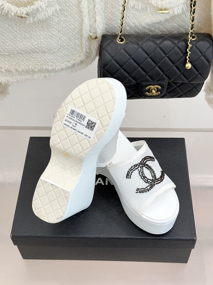 最高級シャネルスーパーコピー CHANEL CCロゴ サンダル 厚底 レディース ココマーク 靴 ホワイト 2631100 シャネル サンダル 厚底 - 画像 (2)
