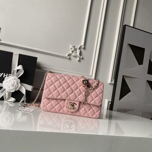 シャネル ショルダーバッグ 値段