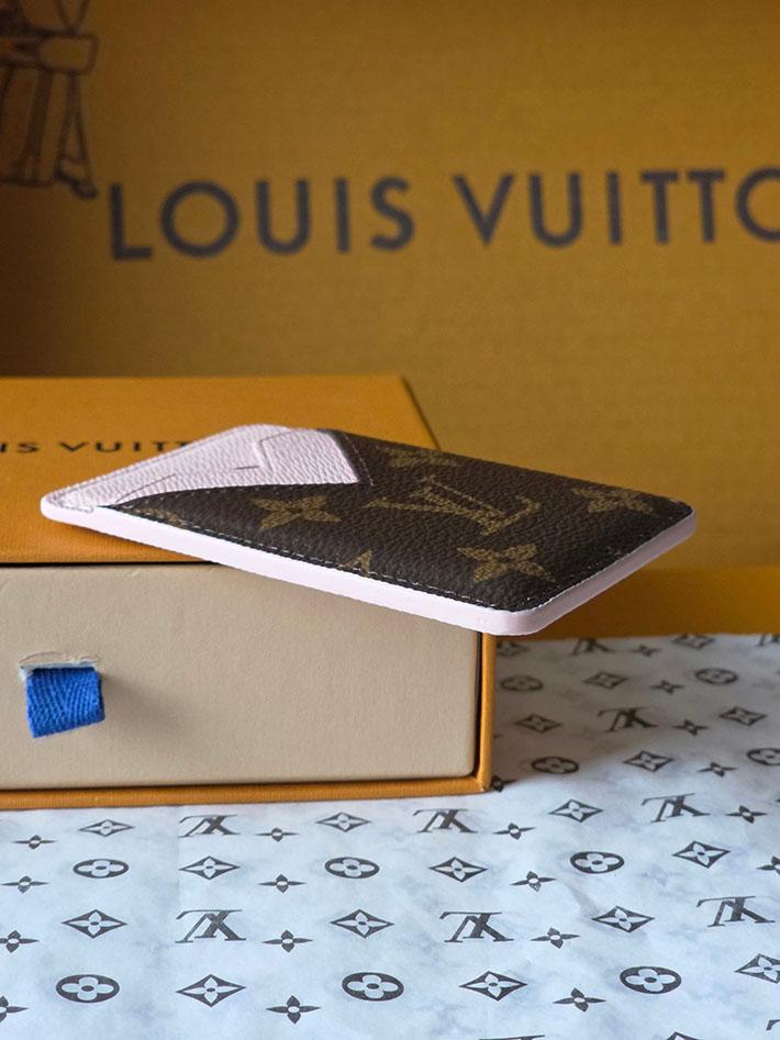 最高級ルイヴィトンスーパーコピー lv ポルト カルト・マグネット MagSafe ローズ コンフェッティ M28319 ヴィトン iphone マグネット - 画像 (5)