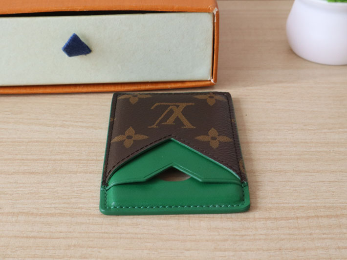 最高級ルイヴィトンスーパーコピー lv ポルト カルト・マグネット MagSafe ボルネオグリーン M12855 ヴィトン コンパクト マグネット - 画像 (5)