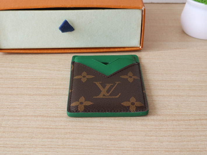 最高級ルイヴィトンスーパーコピー lv ポルト カルト・マグネット MagSafe ボルネオグリーン M12855 ヴィトン コンパクト マグネット - 画像 (4)