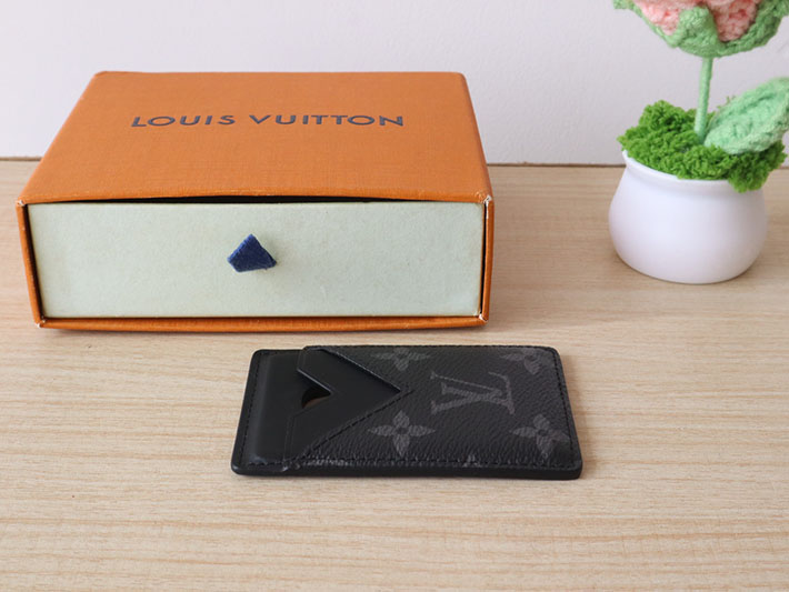 最高級ルイヴィトンスーパーコピー lv ポルト カルト・マグネット MagSafe ブラック M12602 ヴィトン マグネット カードケース - 画像 (6)