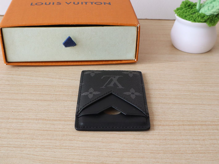 最高級ルイヴィトンスーパーコピー lv ポルト カルト・マグネット MagSafe ブラック M12602 ヴィトン マグネット カードケース - 画像 (5)