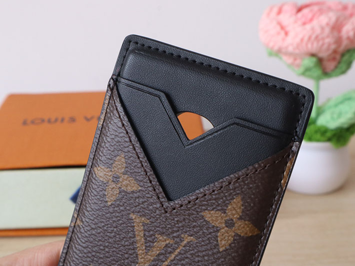 最高級ルイヴィトンスーパーコピー lv ポルト カルト・マグネット MagSafe モノグラム M13185 ヴィトン スマホ カードケース - 画像 (3)
