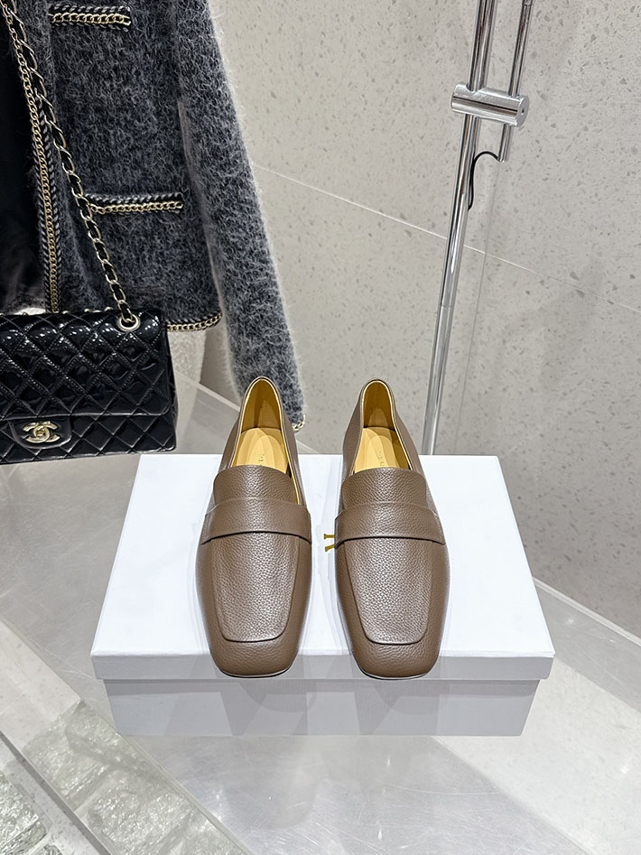 最高級ザロウスーパーコピー THE ROW Leather loafers ローファー レディース グレー 2631143 The Row ローファー レディース - 画像 (3)