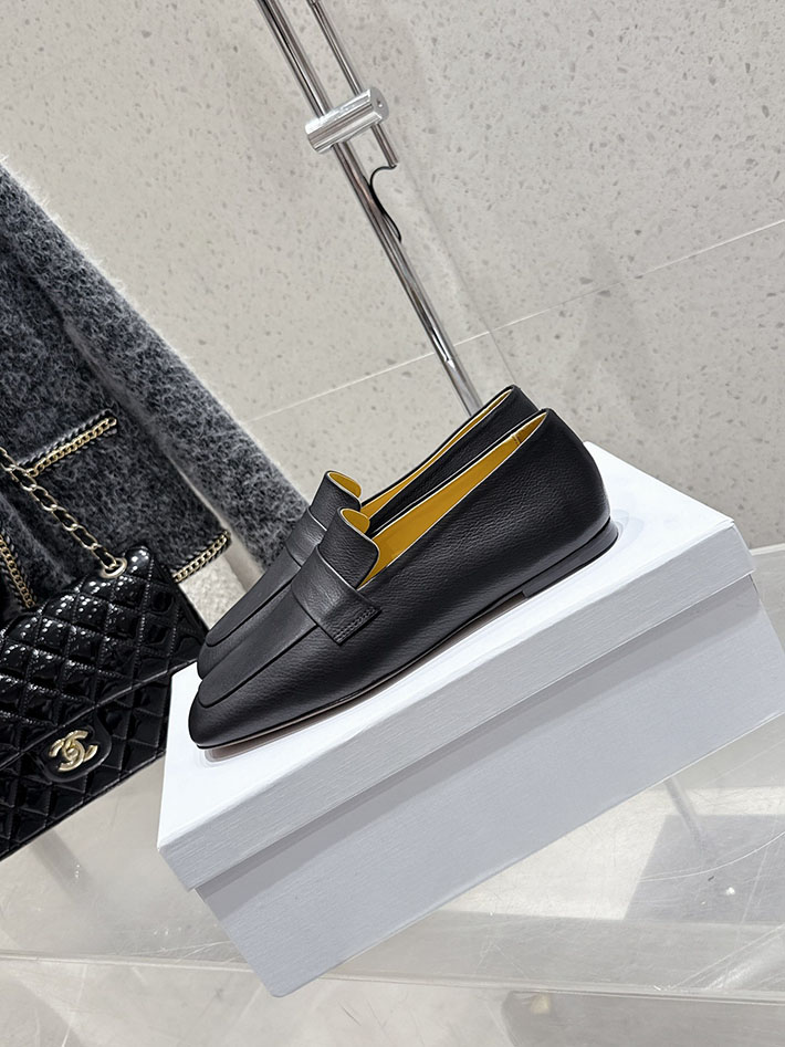 最高級ザロウスーパーコピー THE ROW Leather loafers ローファー レディース ブラック 2631144 ザロウ シューズ - 画像 (9)
