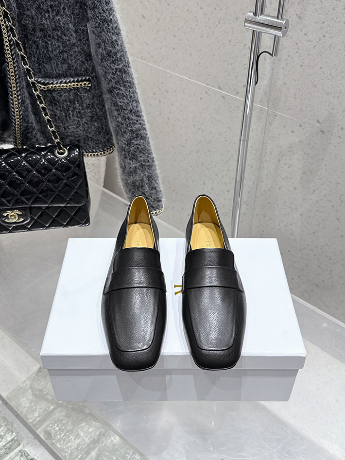 最高級ザロウスーパーコピー THE ROW Leather loafers ローファー レディース ブラック 2631144 ザロウ シューズ - 画像 (3)