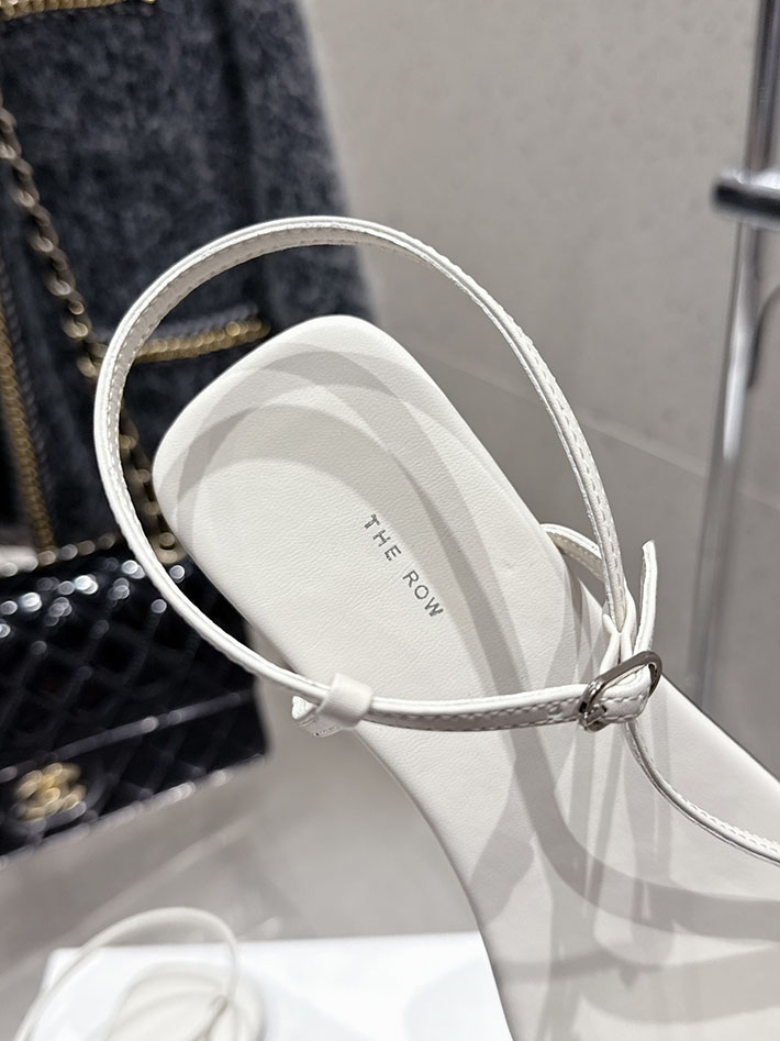 最高級ザロウスーパーコピー THE ROW Bare Sandal サンダル ナローTストラップ レディース ホワイト 2631154 ザロウ 靴 - 画像 (4)