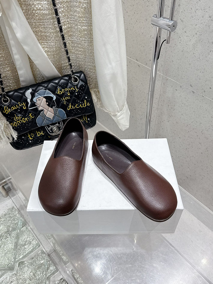 最高級ザロウスーパーコピー THE ROW Canal Slip On ヒュー レザー スリッポンシューズ ワインレッド 2631158 THE ROW アウトレット 店舗 - 画像 (9)