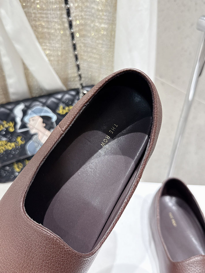 最高級ザロウスーパーコピー THE ROW Canal Slip On ヒュー レザー スリッポンシューズ ワインレッド 2631158 THE ROW アウトレット 店舗 - 画像 (3)