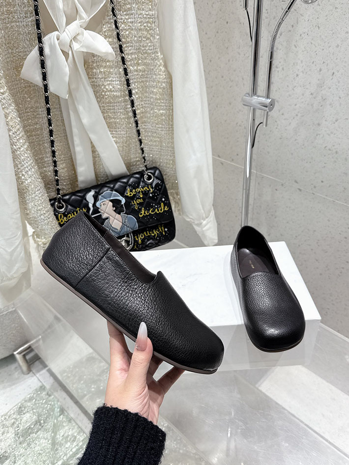 最高級ザロウスーパーコピー THE ROW Canal Slip On ヒュー レザー スリッポンシューズ ブラック 2631159 The Row コピー - 画像 (7)