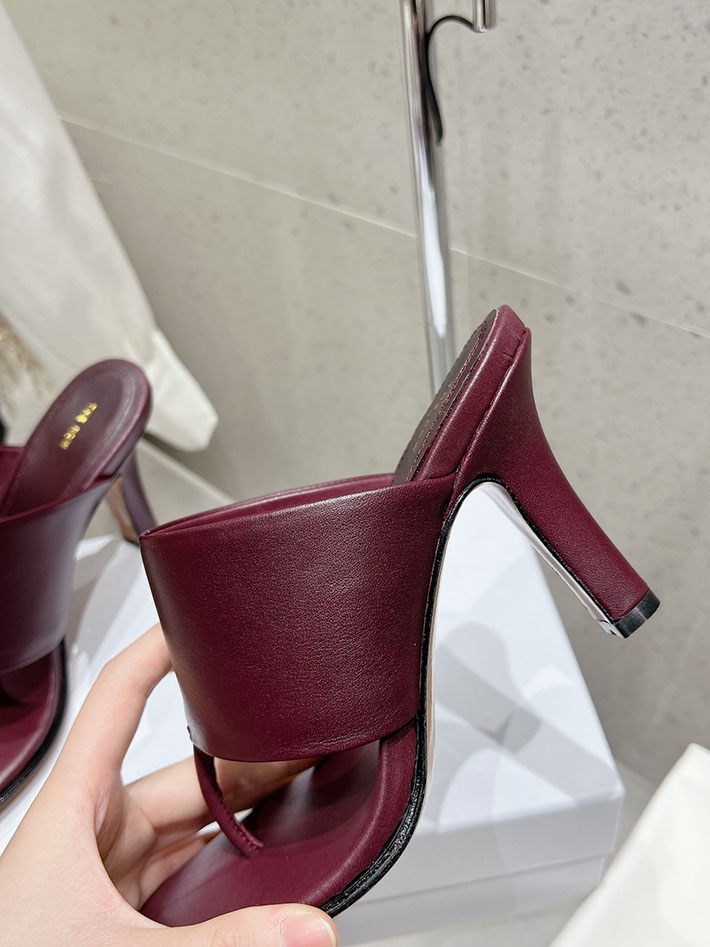 最高級ザロウスーパーコピー THE ROW サンダル SIGNUM HEEL SANDAL トングサンダル ワインレッド 2631161 THE ROW 店舗 東京 - 画像 (4)