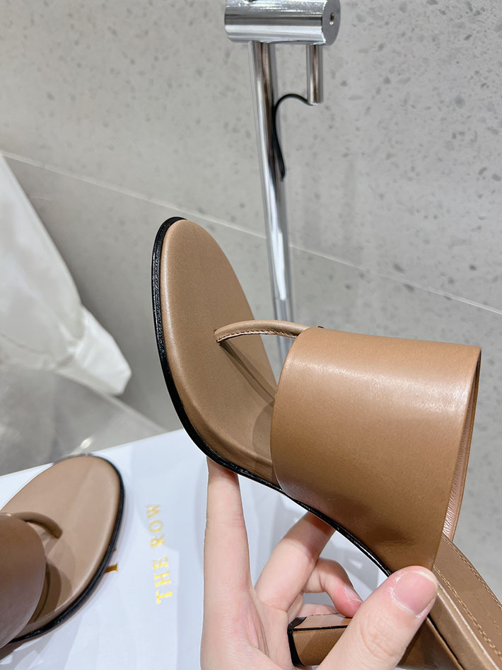 最高級ザロウスーパーコピー THE ROW サンダル SIGNUM HEEL SANDAL トングサンダル ブラウン 2631162 The Row 店舗 海外 - 画像 (3)