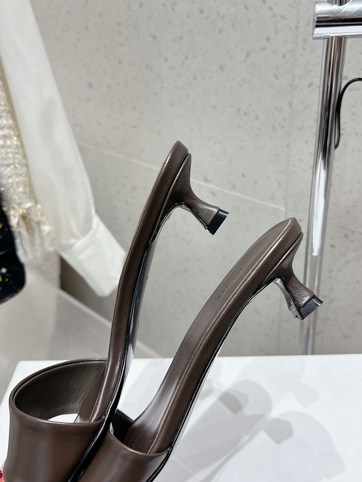 最高級ザロウスーパーコピー THE ROW フラットサンダル Chocolate Flat チョコレート フラット ブラウン 2631177 The Row サンダル - 画像 (3)