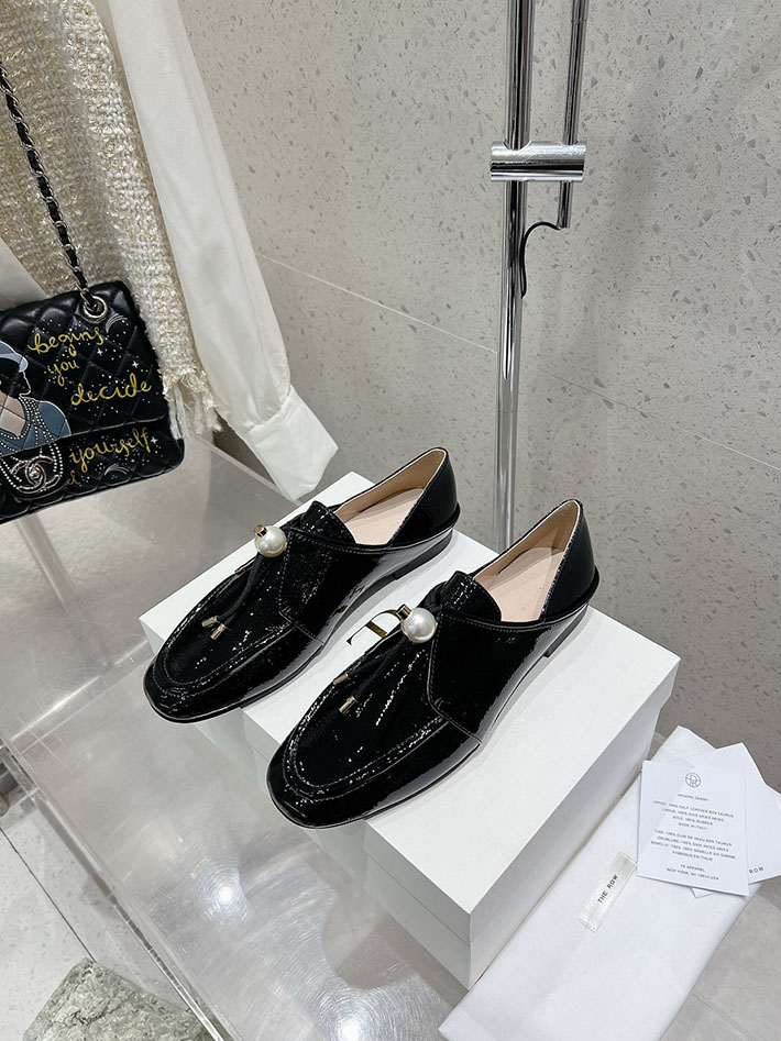 THE ROW アウトレット 店舗