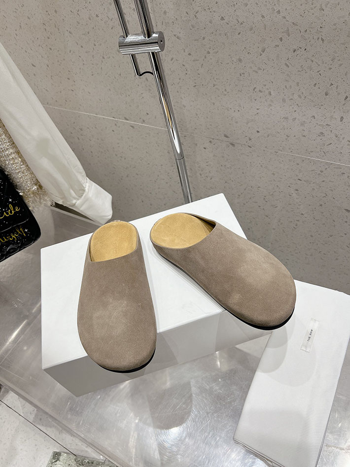 最高級ザロウスーパーコピー THE ROW Hugo Slide スエードミュール レディース 靴 グレー 2631185 ザロウ 店舗 大阪 - 画像 (8)