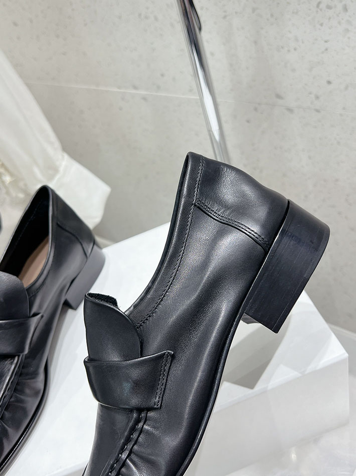 最高級ザロウスーパーコピー THE ROW Soft Loafer ナッパレザー ローファー シューズ 靴 ブラック 2631186 The Row 靴 - 画像 (4)