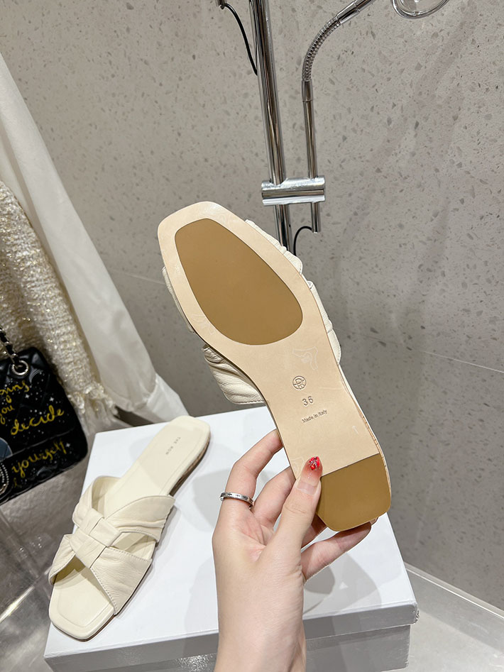 最高級ザロウスーパーコピー THE ROW Soft Knot サンダル レディース 靴 ミュール 人気 ホワイト 2631196 ザロウ 店舗 関西 - 画像 (2)