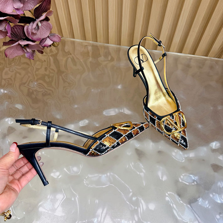 最高級ヴァレンティノスーパーコピー VALENTINO Vロゴ シグネチャー チェリフィックエンブロイダリー 2631221 ヴァレンティノ サンダル アウトレット - 画像 (5)
