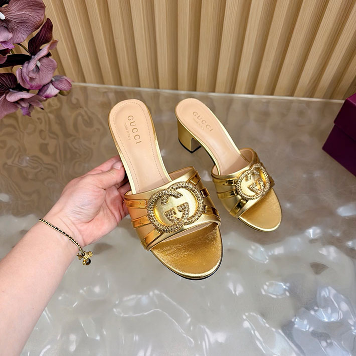 グッチ直営アウトレット店 GUCCI 2026年春夏 新作 インターロッキングG カットアウトサンダル ゴールド 2631256 グッチ風サンダル - 画像 (2)