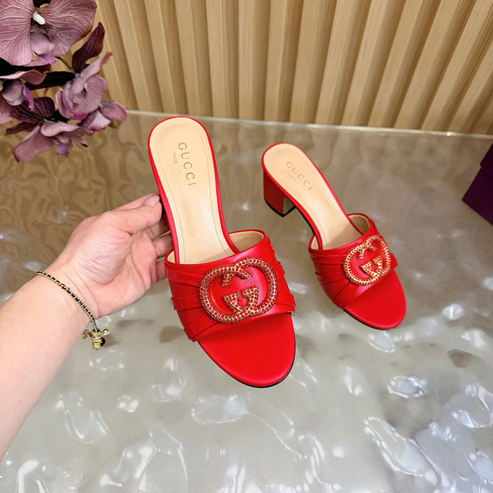 グッチ直営アウトレット店 GUCCI 2026年春夏 新作 インターロッキングG カットアウトサンダル レッド 2631260 グッチ サンダル 定価 - 画像 (2)