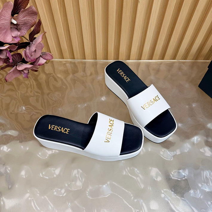 最高級ヴェルサーチェスーパーコピー VERSACE 2026年春夏 新作 Logo 60mm ミュール サンダル ホワイト 2631262 ヴェルサーチ サンダル 新作 - 画像 (3)