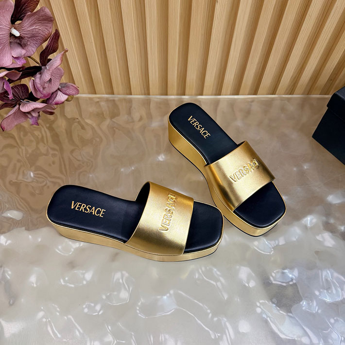 最高級ヴェルサーチェスーパーコピー VERSACE 2026年春夏 新作 Logo 60mm ミュール サンダル ゴールド 2631265 ヴェルサーチ サンダル 安い - 画像 (2)