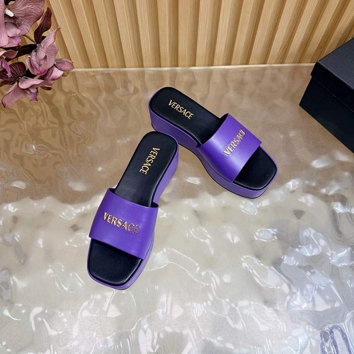最高級ヴェルサーチェスーパーコピー VERSACE 2026年春夏 新作 Logo 60mm ミュール サンダル パープル 2631270 ヴェルサーチ 靴 安い - 画像 (5)