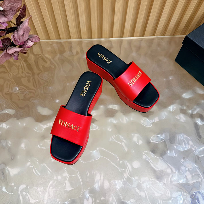 最高級ヴェルサーチェスーパーコピー VERSACE 2026年春夏 新作 Logo 60mm ミュール サンダル レッド 2631271 ヴェルサーチ 靴 定価 - 画像 (5)