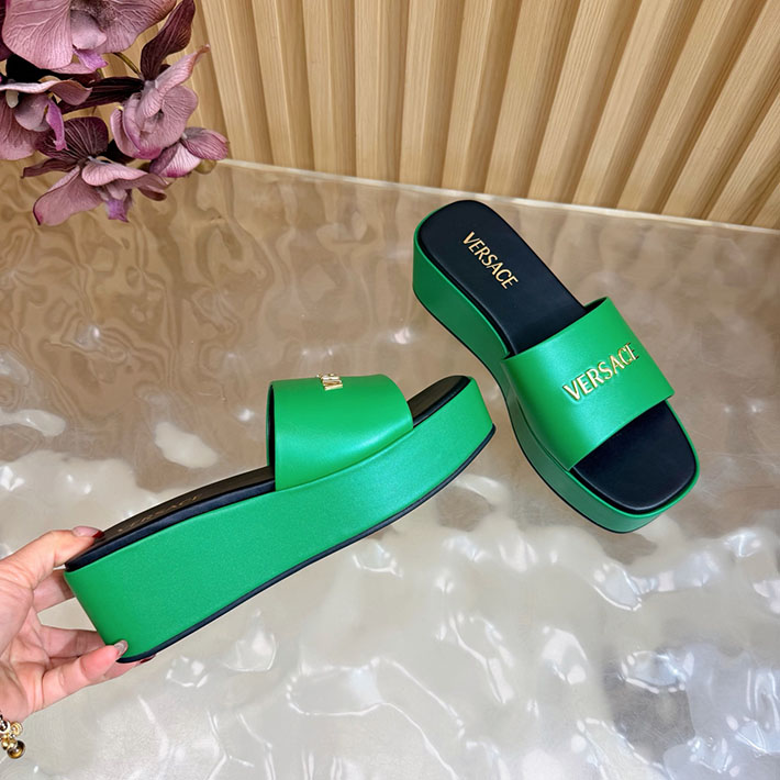 最高級ヴェルサーチェスーパーコピー VERSACE 2026年春夏 新作 Logo 60mm ミュール サンダル グリーン 2631273 ヴェルサーチ 靴 セール - 画像 (3)