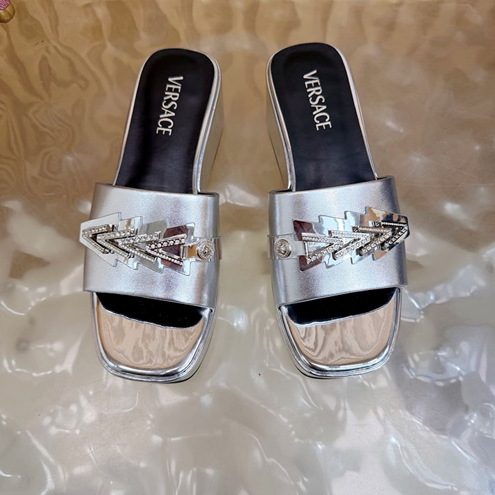 最高級ヴェルサーチェスーパーコピー VERSACE ミュール サンダル レディース 2026新作 人気 シルバー 2631275 ヴェルサーチェ サンダル 定価 - 画像 (6)