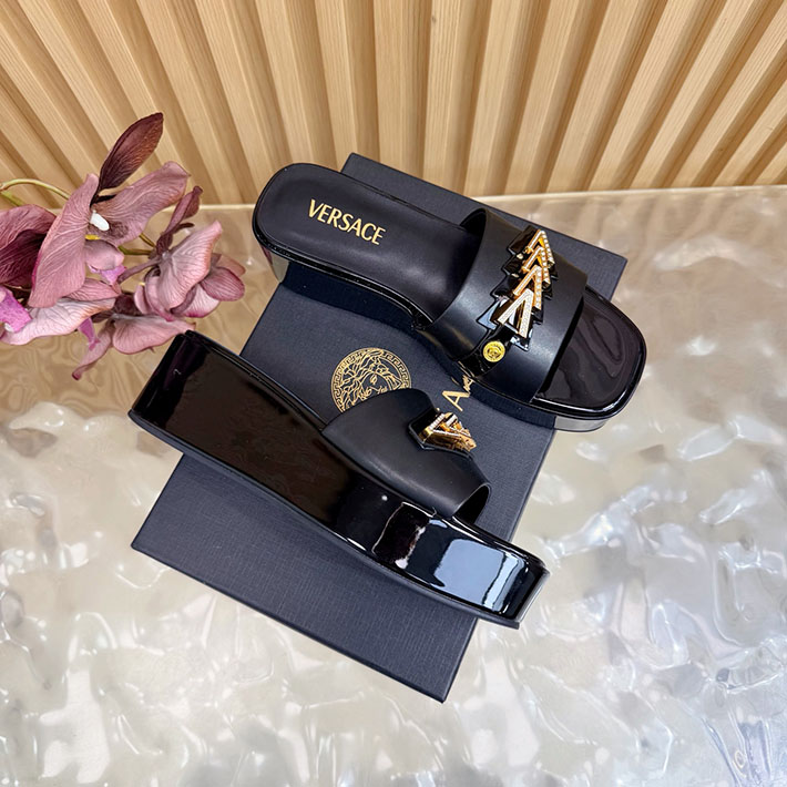 最高級ヴェルサーチェスーパーコピー VERSACE ミュール サンダル レディース 2026新作 人気 ブラック 2631278 ヴェルサーチェ サンダル アウトレット - 画像 (9)