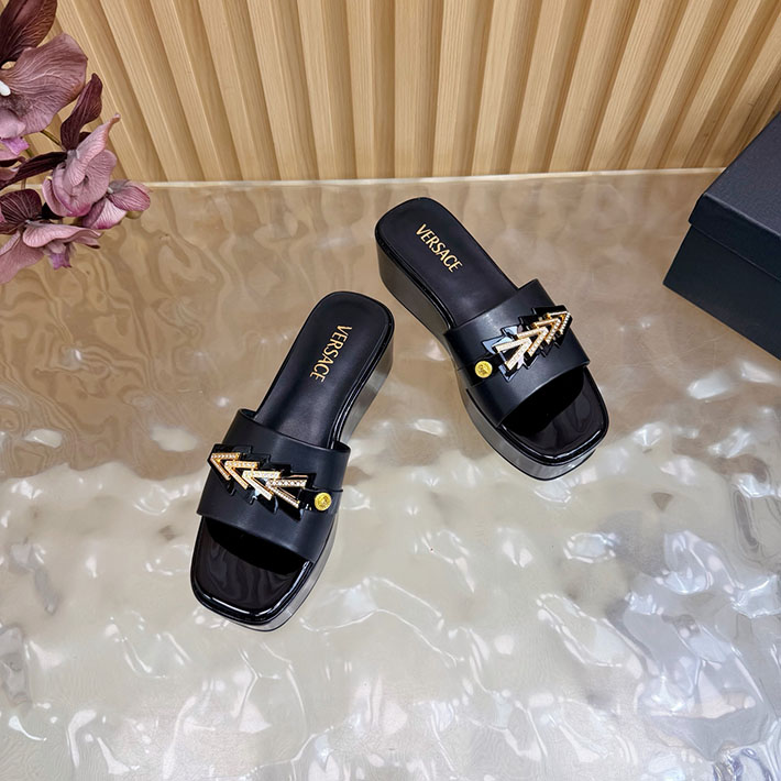最高級ヴェルサーチェスーパーコピー VERSACE ミュール サンダル レディース 2026新作 人気 ブラック 2631278 ヴェルサーチェ サンダル アウトレット - 画像 (5)