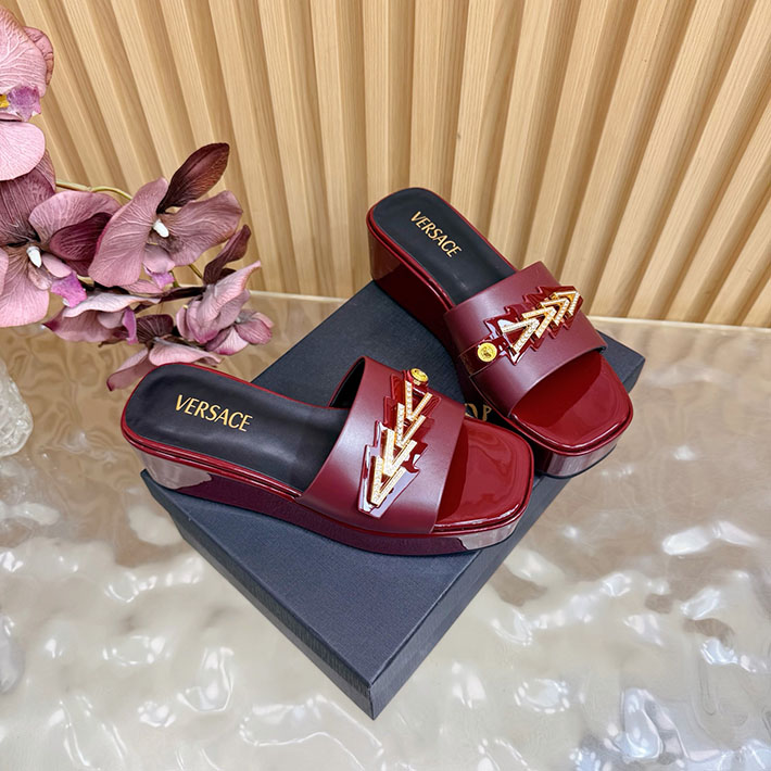 最高級ヴェルサーチェスーパーコピー VERSACE ミュール サンダル レディース 2026新作 人気 レッド 2631279 ヴェルサーチェ風サンダル - 画像 (8)