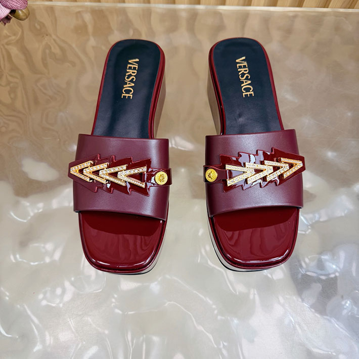 最高級ヴェルサーチェスーパーコピー VERSACE ミュール サンダル レディース 2026新作 人気 レッド 2631279 ヴェルサーチェ風サンダル - 画像 (6)