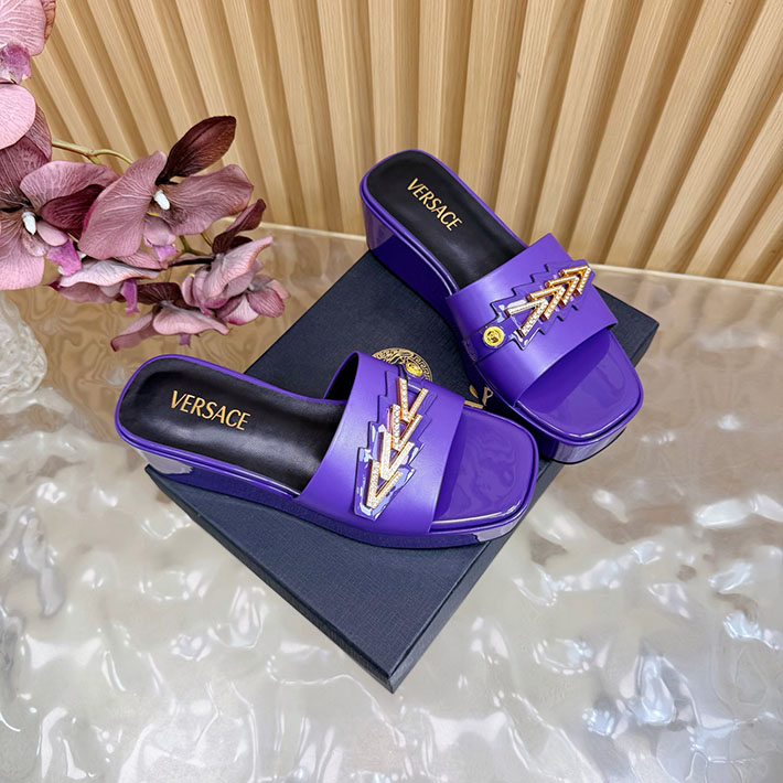 最高級ヴェルサーチェスーパーコピー VERSACE ミュール サンダル レディース 2026新作 人気 バイオレット 2631282 ヴェルサーチェ 靴 安い - 画像 (9)