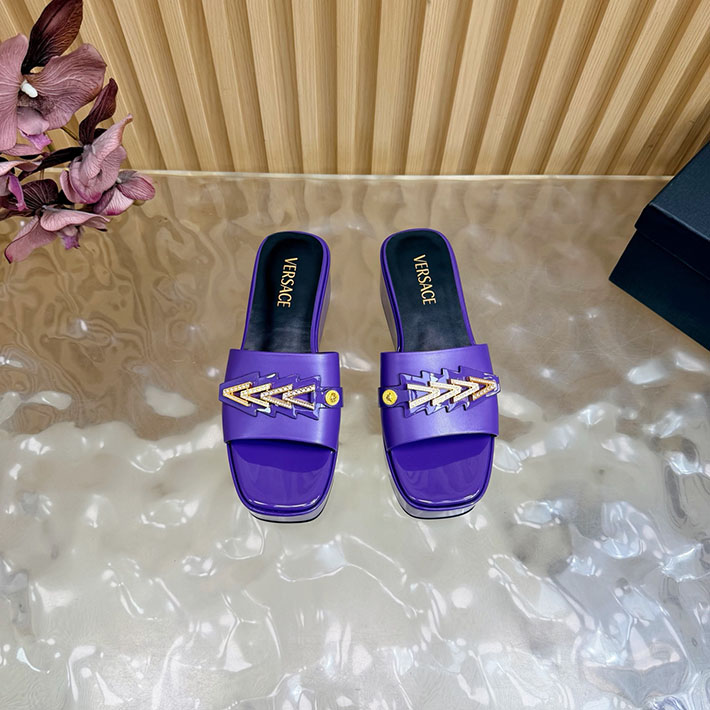 最高級ヴェルサーチェスーパーコピー VERSACE ミュール サンダル レディース 2026新作 人気 バイオレット 2631282 ヴェルサーチェ 靴 安い - 画像 (7)