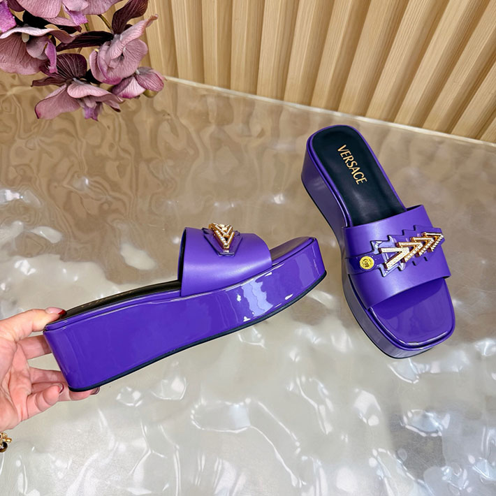 最高級ヴェルサーチェスーパーコピー VERSACE ミュール サンダル レディース 2026新作 人気 バイオレット 2631282 ヴェルサーチェ 靴 安い - 画像 (3)