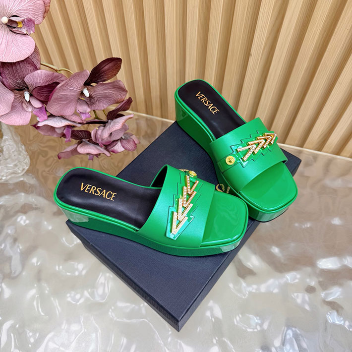 最高級ヴェルサーチェスーパーコピー VERSACE ミュール サンダル レディース 2026新作 人気 グリーン 2631283 ヴェルサーチェ 靴 定価 - 画像 (9)