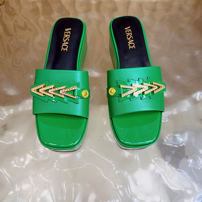 最高級ヴェルサーチェスーパーコピー VERSACE ミュール サンダル レディース 2026新作 人気 グリーン 2631283 ヴェルサーチェ 靴 定価 - 画像 (6)