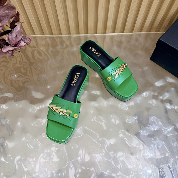 最高級ヴェルサーチェスーパーコピー VERSACE ミュール サンダル レディース 2026新作 人気 グリーン 2631283 ヴェルサーチェ 靴 定価 - 画像 (5)