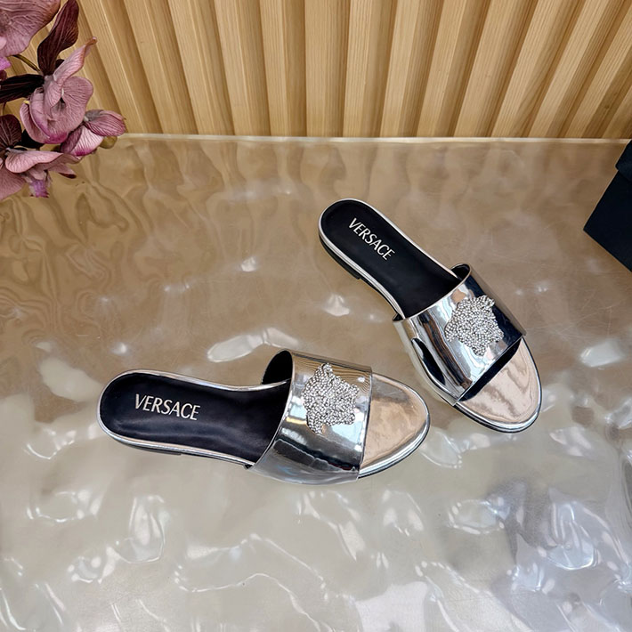 最高級ヴェルサーチェスーパーコピー VERSACE レザーサンダル 本革 2026新作 通販 シルバー 2631286 VERSACE 店舗 東京 - 画像 (3)