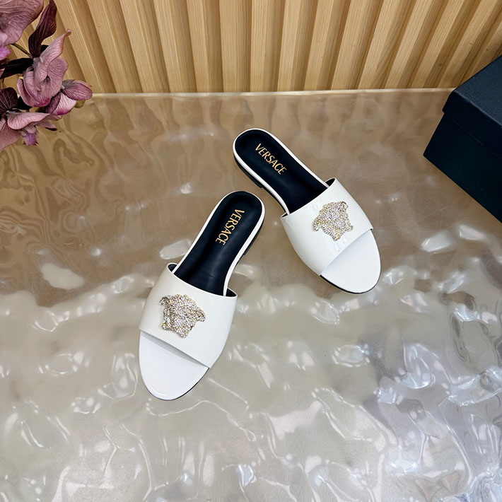 最高級ヴェルサーチェスーパーコピー VERSACE レザーサンダル 本革 2026新作 通販 ホワイト 2631288 ヴェルサーチ 店舗 横浜 - 画像 (5)