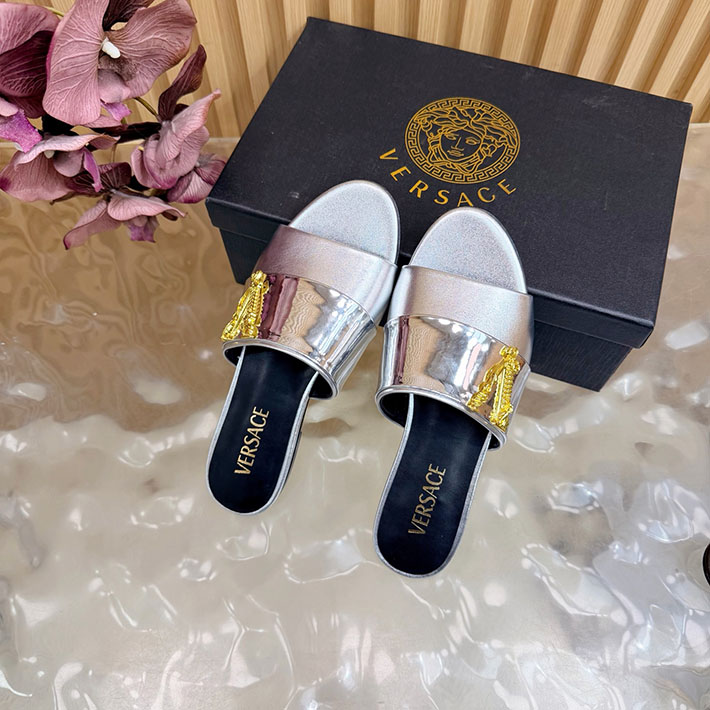 最高級ヴェルサーチェスーパーコピー VERSACE 2026年最新 特集 レディース 夏サンダル シルバー 2631298 ヴェルサーチ 靴 定価 - 画像 (8)