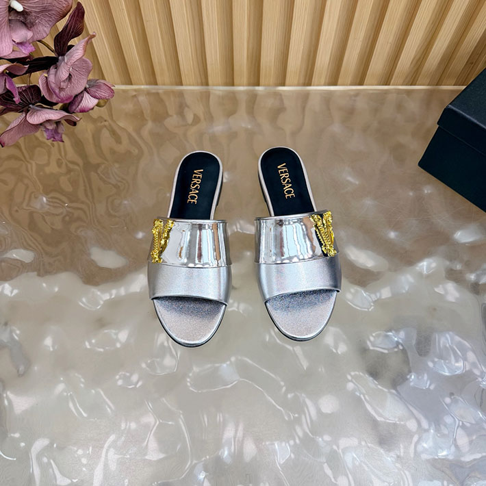 最高級ヴェルサーチェスーパーコピー VERSACE 2026年最新 特集 レディース 夏サンダル シルバー 2631298 ヴェルサーチ 靴 定価 - 画像 (7)