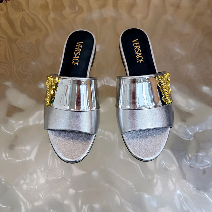 最高級ヴェルサーチェスーパーコピー VERSACE 2026年最新 特集 レディース 夏サンダル シルバー 2631298 ヴェルサーチ 靴 定価 - 画像 (6)