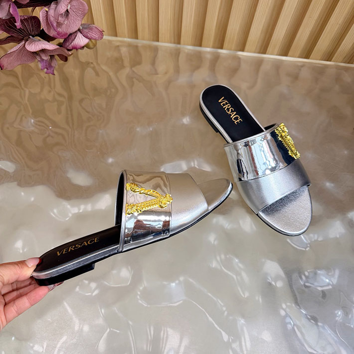 最高級ヴェルサーチェスーパーコピー VERSACE 2026年最新 特集 レディース 夏サンダル シルバー 2631298 ヴェルサーチ 靴 定価 - 画像 (4)